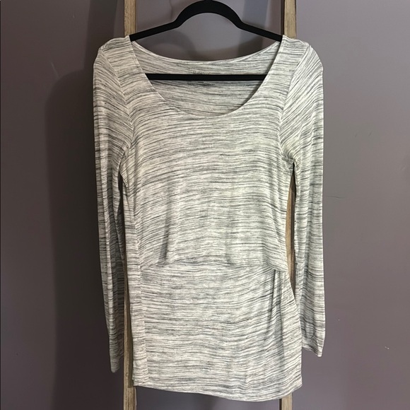 Motherhood Maternity Nursing Top - Picture 1 of 5